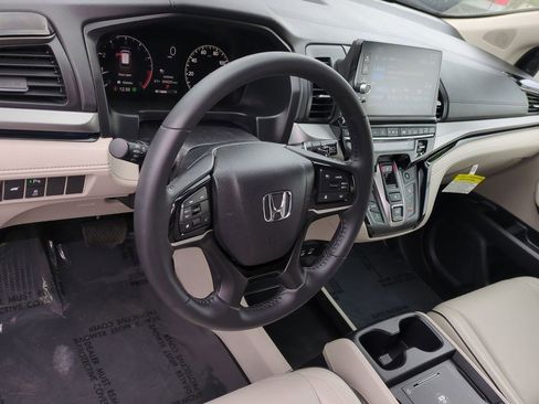 Certified 2025 Honda Odyssey Touring image 10