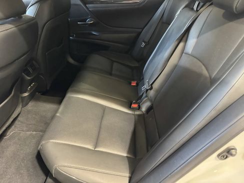 Used 2021 Lexus ES 300h w/ Accessory Package 2 FWD image 10