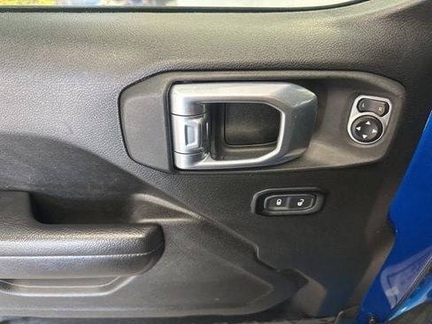 Used 2024 Jeep Wrangler Unlimited Rubicon image 22