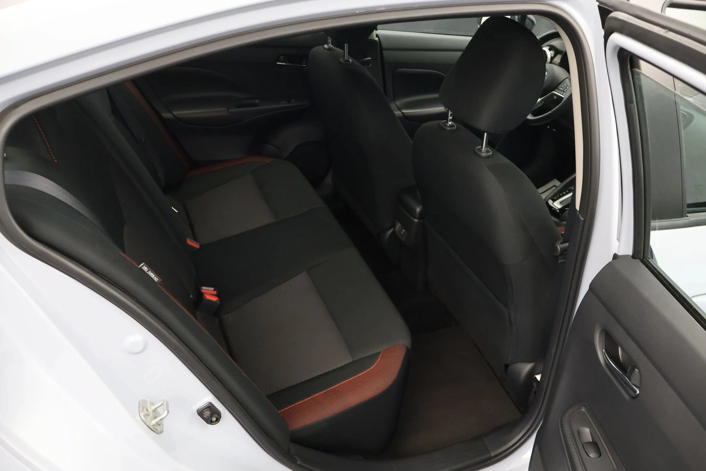 Used 2025 Nissan Versa SR FWD image 14