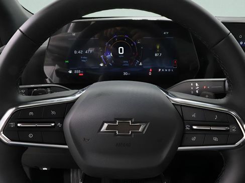 New 2026 Chevrolet Equinox LT w/ Convenience Package II FWD image 12