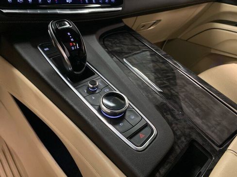 Used 2021 Cadillac Escalade Premium Luxury w/ Performance Package AWD/4WD image 26