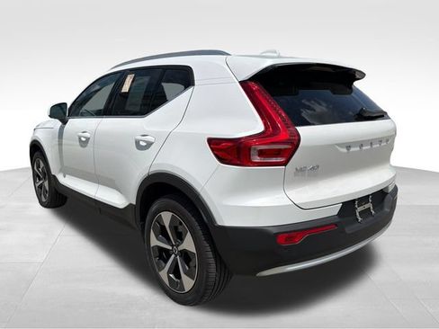 Used 2023 Volvo XC40 B5 Plus w/ Protection Package Premier AWD/4WD image 7