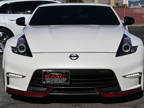 Used 2015 Nissan 370Z NISMO image 10