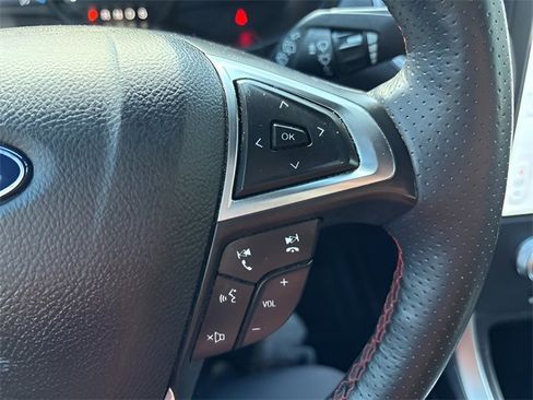 Used 2022 Ford Edge ST-Line image 10