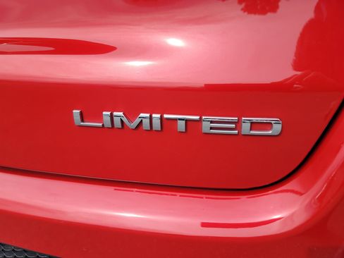 Used 2018 Jeep Compass Limited w/ Navigation Group AWD/4WD image 11