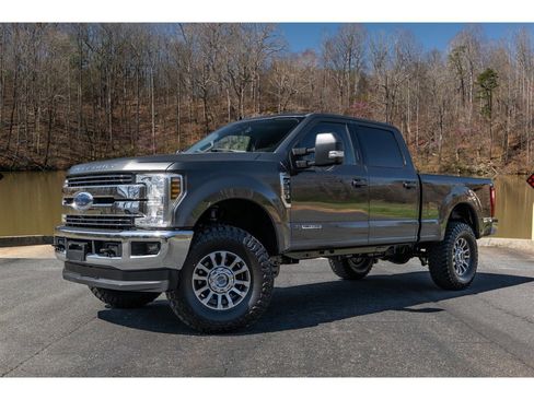 Used 2019 Ford F250 Lariat w/ Lariat Value Package image 4