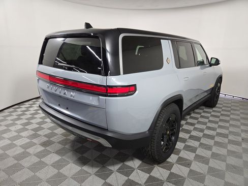 Used 2022 Rivian R1S Launch Edition image 5