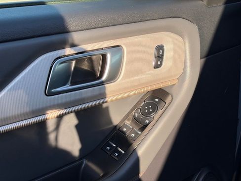 Used 2025 Ford Explorer Active image 13