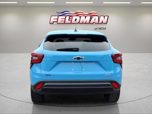 Used 2024 Chevrolet Trax RS w/ Driver Confidence Package FWD image 4