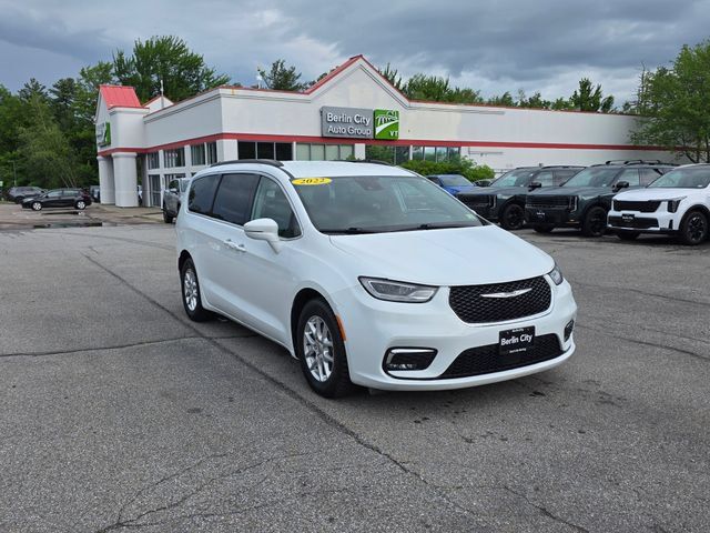Used 2022 Chrysler Pacifica Touring-L FWD image 31