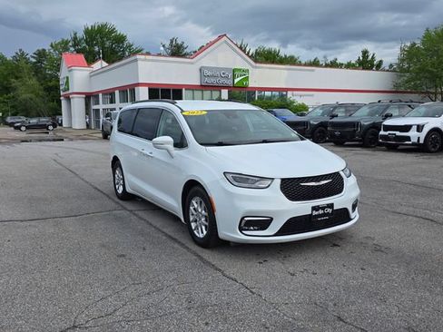 Used 2022 Chrysler Pacifica Touring-L FWD image 31