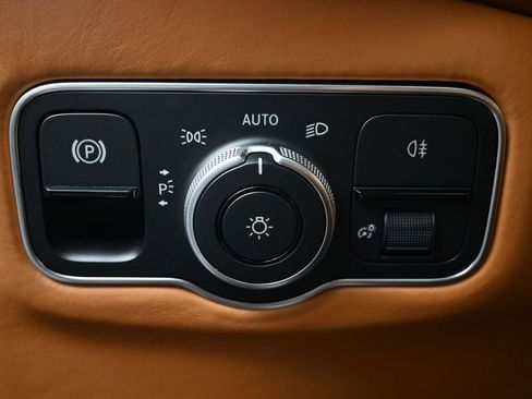 Used 2025 Aston Martin DBX 707 AWD/4WD image 25