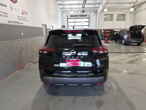 Certified 2025 Nissan Rogue SL AWD/4WD image 4