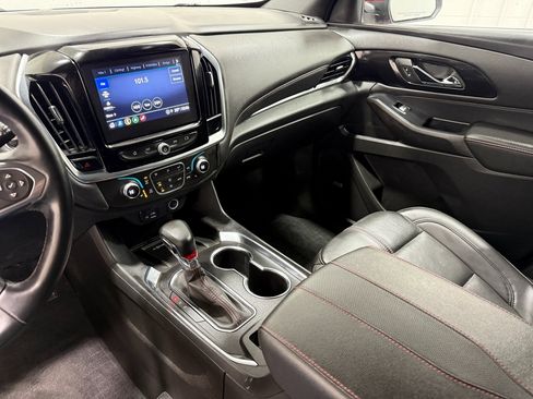 Used 2023 Chevrolet Traverse RS image 12