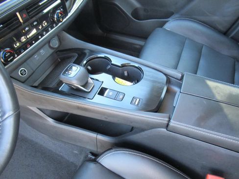 Used 2022 Nissan Rogue SL w/ SL Premium Package FWD image 18