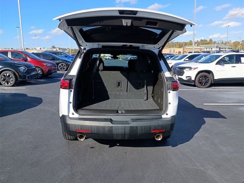 Used 2022 Chevrolet Traverse LT image 30