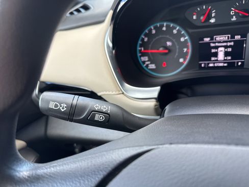 Used 2022 Chevrolet Traverse LS image 35