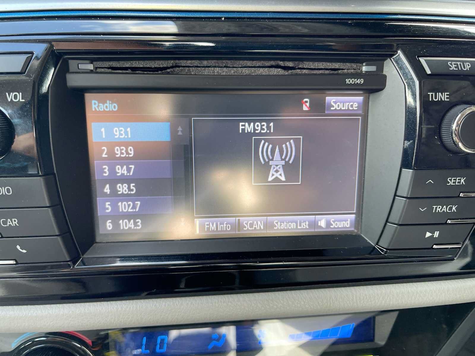 Used 2015 Toyota Corolla LE FWD image 23