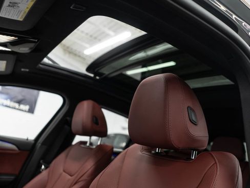 Used 2025 BMW X4 xDrive30i w/ Premium Package image 11