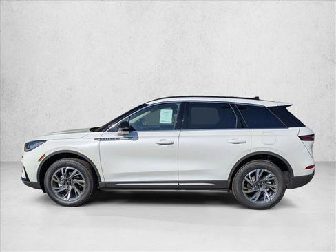 New 2026 Lincoln Corsair Premiere image 5