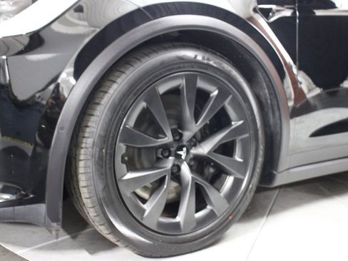 Used 2023 Tesla Model X image 7