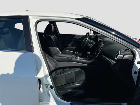 Used 2022 Nissan Maxima SR w/ Sport Mat Group FWD image 28