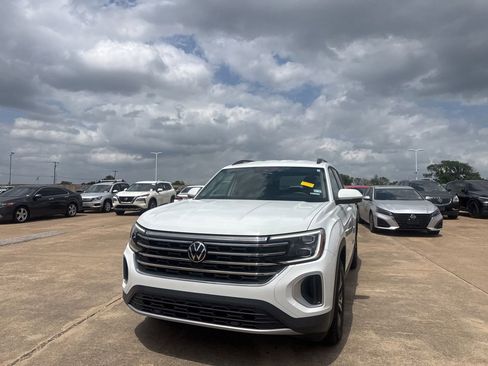Used 2024 Volkswagen Atlas SE FWD image 7