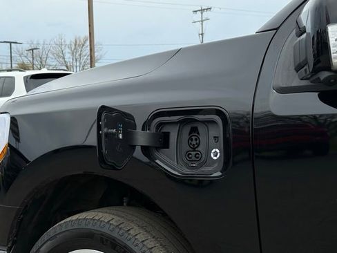 Used 2025 Ford F150 Lightning Platinum AWD/4WD image 50