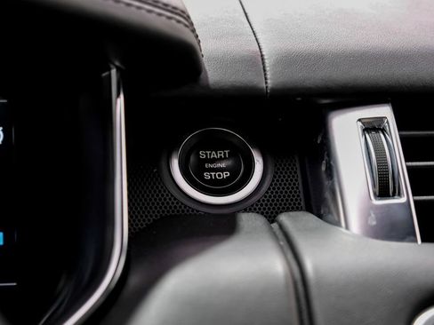 Used 2018 Land Rover Range Rover Sport SVR image 19