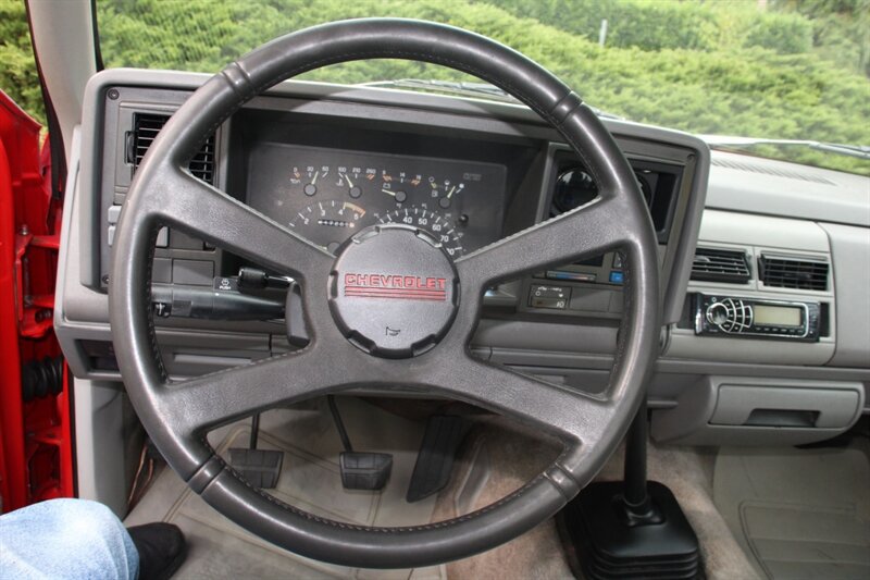 Used 1993 Chevrolet Silverado 1500 2WD Regular Cab image 17