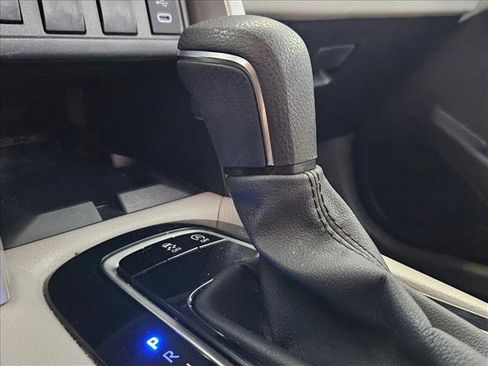 Used 2024 Toyota Corolla Cross LE image 10