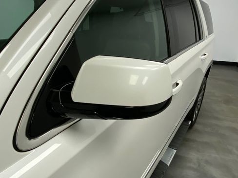 Used 2019 Chevrolet Tahoe LT w/ LT Signature Package image 12