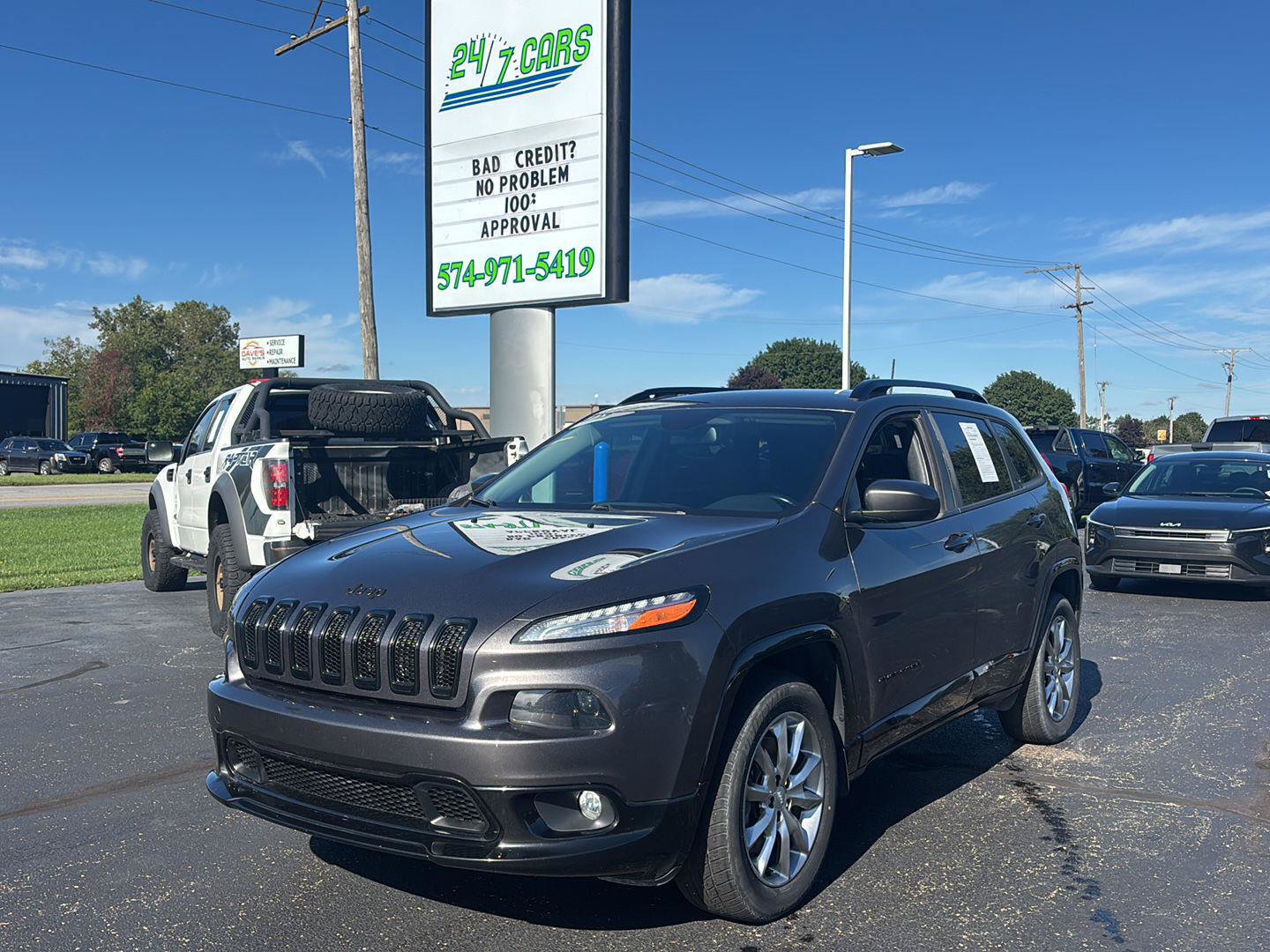 Used 2018 Jeep Cherokee Latitude w/ Quick Order Package 26T AWD/4WD image 3