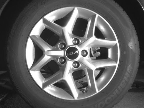 Used 2025 Kia Soul LX w/ LX Technology Package FWD image 14