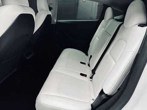 Used 2023 Tesla Model Y Long Range AWD/4WD image 23