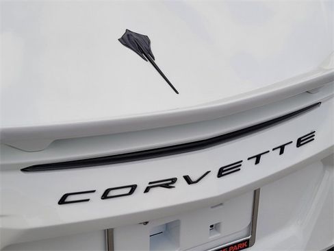 Used 2022 Chevrolet Corvette Stingray Premium Cpe w/ Z51 Performance Package image 17