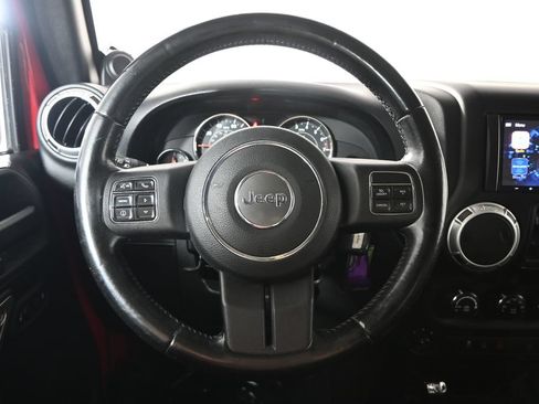 Used 2012 Jeep Wrangler Unlimited Rubicon w/ Connectivity Group AWD/4WD image 33