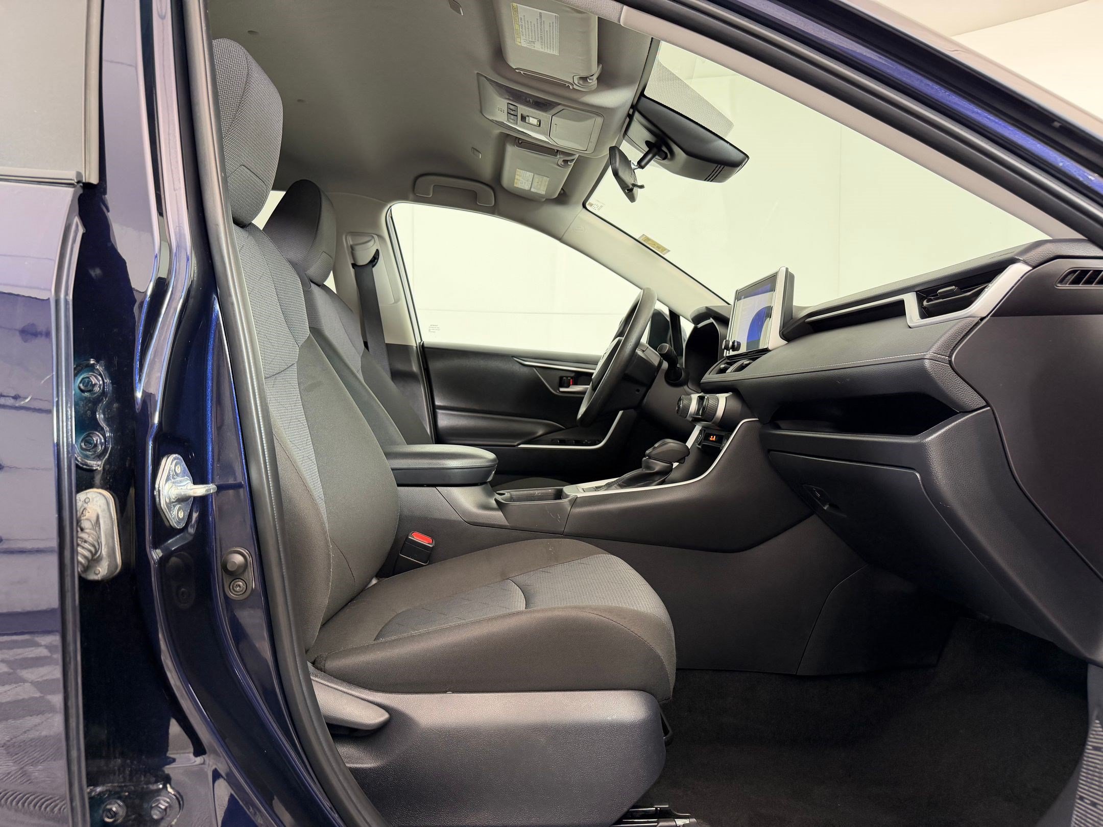 Used 2025 Toyota RAV4 XLE AWD/4WD image 26