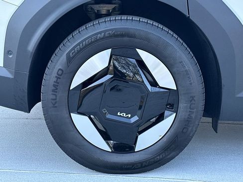 New 2026 Kia EV9 Wind image 10