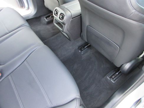 Used 2023 Mercedes-Benz GLC 300 4MATIC image 21