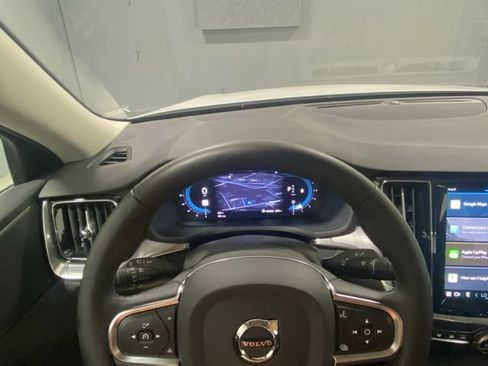 Used 2025 Volvo S60 B5 Core FWD image 15