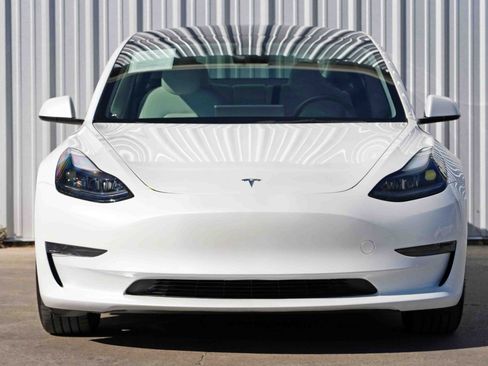 Used 2023 Tesla Model 3 Standard Range image 7