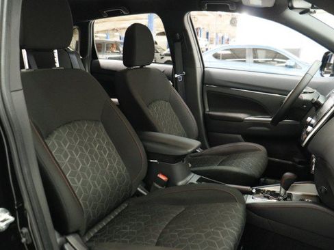 Used 2025 Mitsubishi Outlander Sport AWD image 23