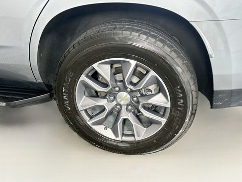 Used 2023 Chevrolet Tahoe LT w/ Luxury Package RWD image 11