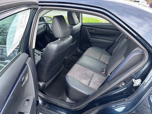 Used 2018 Toyota Corolla SE w/ SE Premium Package FWD image 10