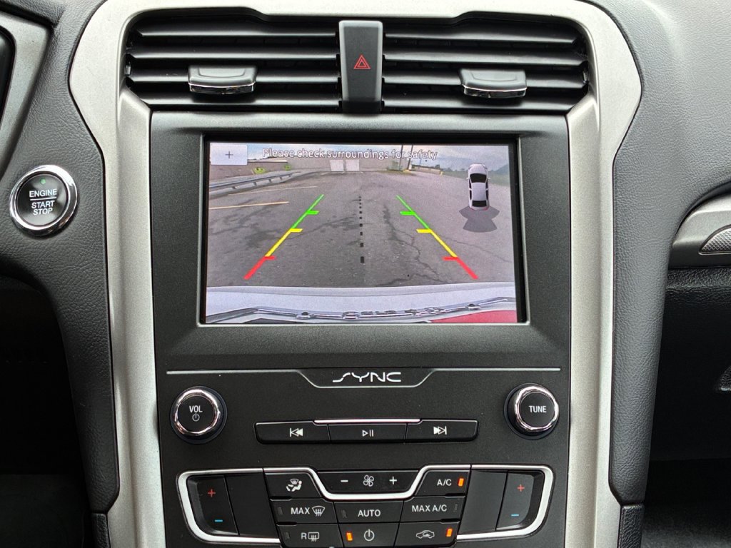 Used 2020 Ford Fusion SE FWD image 27