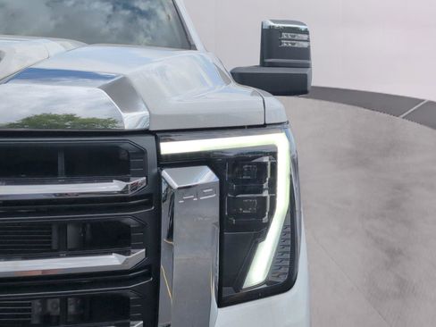 New 2026 GMC Sierra 3500 SLT w/ SLT Premium Package AWD/4WD image 32