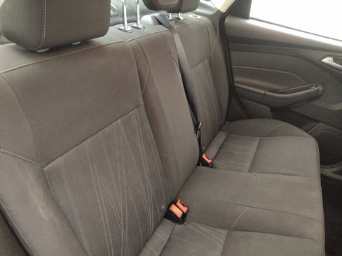 Used 2016 Ford Focus SE FWD image 19
