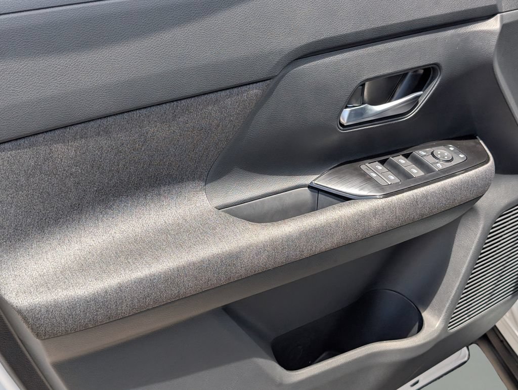 New 2026 Nissan Kicks SV w/ Cold Weather Package FWD image 15